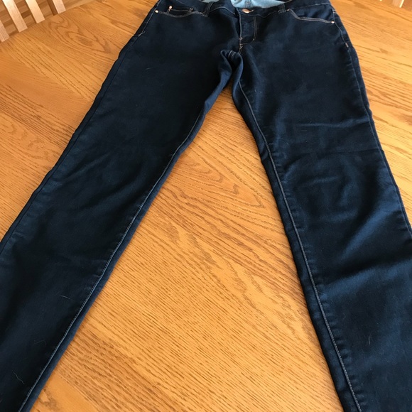 Dark Jeans - Picture 2 of 3